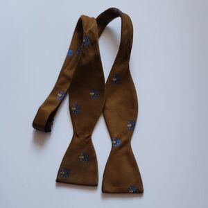 Vintage Gold and Blue Crest Patterned Bow Tie